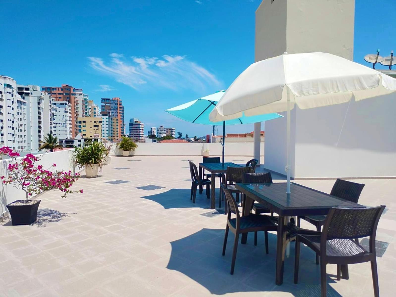Alojate A Una Calle De La Playa Y Malecon Salinas  Exterior foto